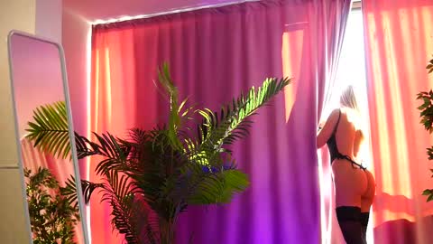 Arielle online show from 02.20.25