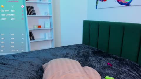 Snapshot of _ashley_collin_ chatting on 01.18.25 Sofia online show from 01.18.25