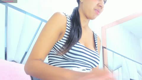 Snapshot of _aurora18 chatting on 02.06.25 Aura online show from 02.06.25