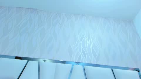 Snapshot of _aurora18 chatting on 02.09.25 Aura online show from 02.09.25