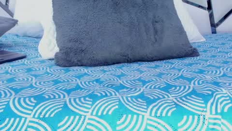 Snapshot of _aurora18 chatting on 02.14.25 Aura online show from 02.14.25