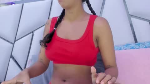 Snapshot of _aurora18 chatting on 02.20.25 Aura online show from 02.20.25