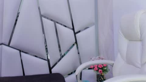 Snapshot of _aurora18 chatting on 03.09.25 Aura online show from 03.09.25