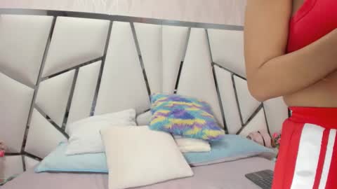 Snapshot of _aurora18 chatting on 09.25.25 Aura online show from 09.25.25