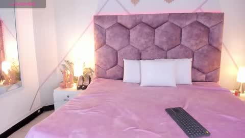 _aurora_collins_ online show from 02.27.26