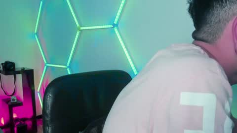 Snapshot of _baterchatur chatting on 01.28.25 Lunita online show from 01.28.25