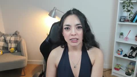 Bella Evans online show from 03.08.25