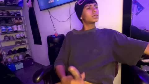 Snapshot of _billowy_ chatting on 12.05.25 _billowy_ online show from 12.05.25