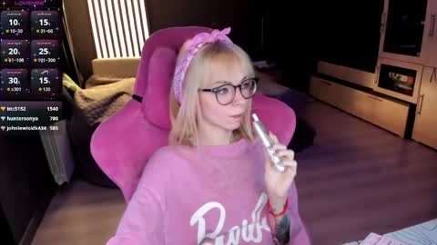 Olivia Subscribe to my Fansly -   online show from 05.29.26