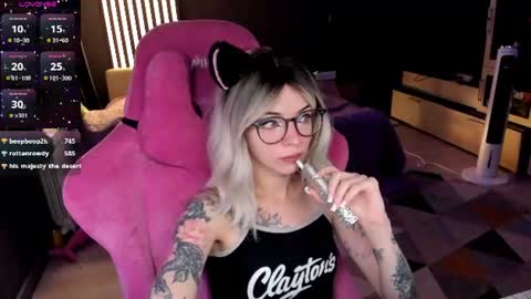 Olivia Subscribe to my Fansly -   online show from 06.30.26