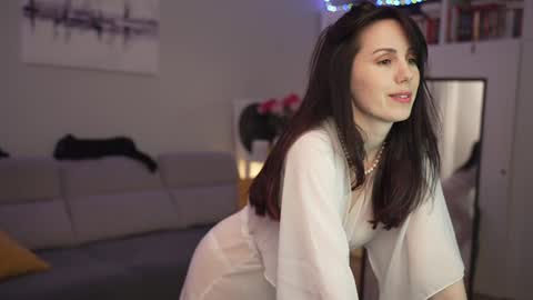 Lili online show from 12.04.24