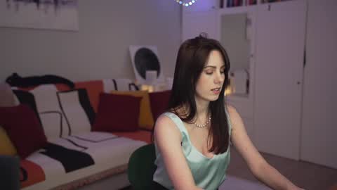 Lili online show from 01.12.25