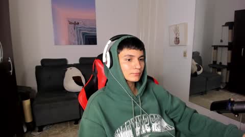 Snapshot of _blakee chatting on 12.19.24 B L A K E online show from 12.19.24