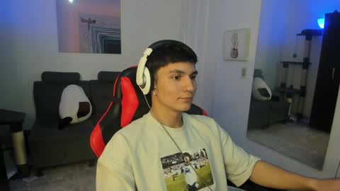 Snapshot of _blakee chatting on 01.06.25 B L A K E online show from 01.06.25