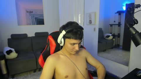 Snapshot of _blakee chatting on 01.12.25 B L A K E online show from 01.12.25