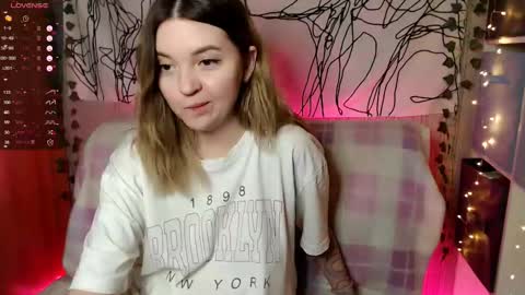 Snapshot of _blonde_barbie_ chatting on 03.04.26 Elizabeth online show from 03.04.26