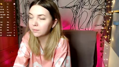 Snapshot of _blonde_barbie_ chatting on 03.29.26 Elizabeth online show from 03.29.26