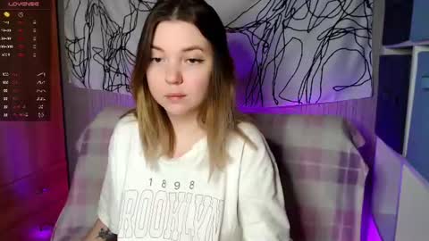 Snapshot of _blonde_barbie_ chatting on 06.18.26 Elizabeth online show from 06.18.26