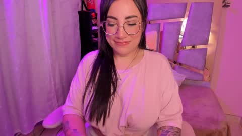 Angie  Independent model online show from 09.30.25