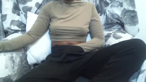 Snapshot of _bunny_b chatting on 02.25.25 I will be back soon online show from 02.25.25