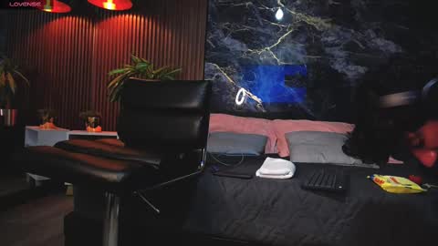 Snapshot of _bunny_boy_ chatting on 02.23.25 _bunny_boy_ online show from 02.23.25