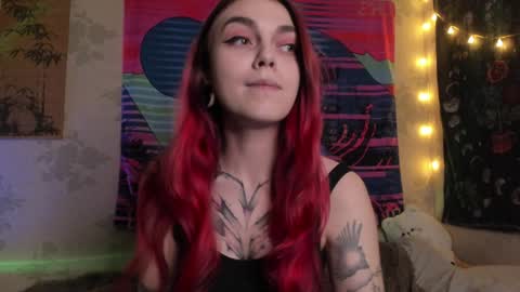 Snapshot of _caroline_coy chatting on 02.07.25 Caroline online show from 02.07.25