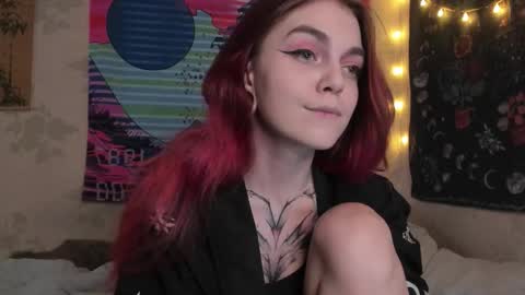 Snapshot of _caroline_coy chatting on 02.20.25 Caroline online show from 02.20.25