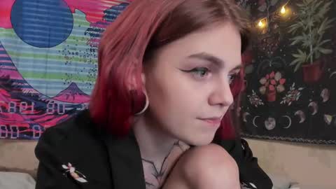 Snapshot of _caroline_coy chatting on 02.20.25 Caroline online show from 02.20.25