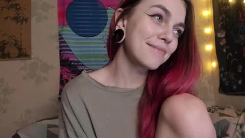 Snapshot of _caroline_coy chatting on 03.04.25 Caroline online show from 03.04.25