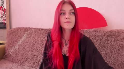 Snapshot of _caroline_coy chatting on 09.26.25 Caroline online show from 09.26.25