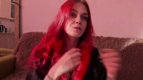 Snapshot of _caroline_coy chatting on 10.01.25 Caroline online show from 10.01.25