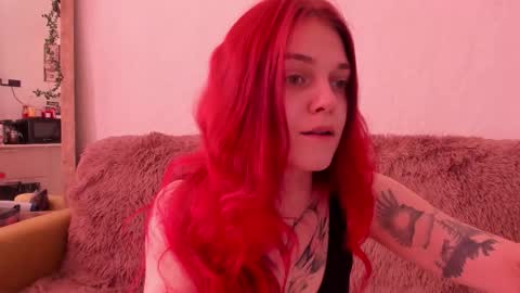 Snapshot of _caroline_coy chatting on 10.18.25 Caroline online show from 10.18.25