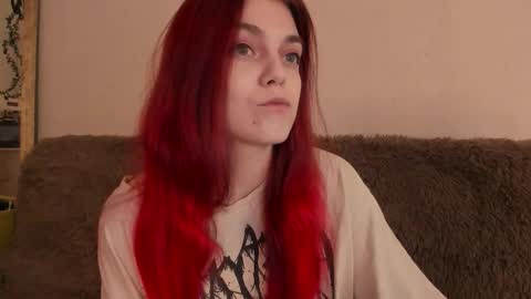 Snapshot of _caroline_coy chatting on 11.20.25 Caroline online show from 11.20.25