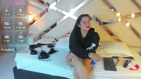 Caroline Sweet online show from 12.22.24