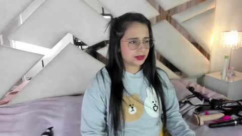 Caroline Sweet online show from 01.25.25