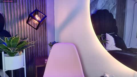 _charlotte_queen_ online show from 04.28.26