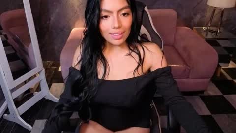 _charlottee_b online show from 04.09.26
