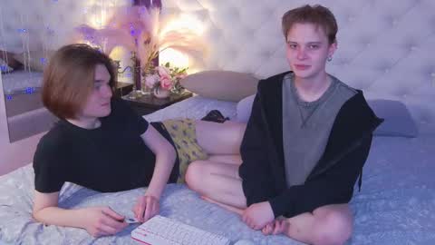 Snapshot of _cheesecake_s chatting on 12.02.25 _cheesecake_s online show from 12.02.25