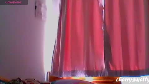 Snapshot of _cherrysweetie_ chatting on 07.14.26 Cherry Moon online show from 07.14.26