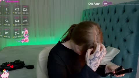 Snapshot of _chlo_e chatting on 01.18.25 Alisa NO NUDE online show from 01.18.25