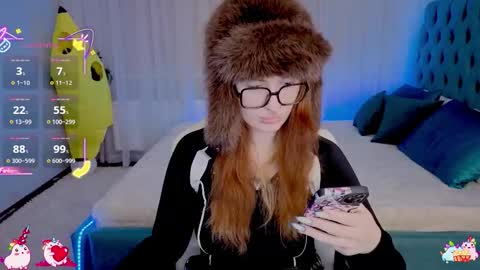 Snapshot of _chlo_e chatting on 10.26.25 Alisa NO NUDE online show from 10.26.25