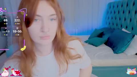 Snapshot of _chlo_e chatting on 11.13.25 Alisa NO NUDE online show from 11.13.25