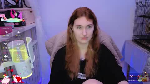 Snapshot of _chlo_e chatting on 11.23.25 Alisa NO NUDE online show from 11.23.25