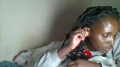 Snapshot of _clara01 chatting on 03.06.25 clara online show from 03.06.25