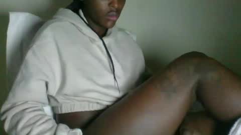 Snapshot of _clara01 chatting on 11.12.25 clara online show from 11.12.25