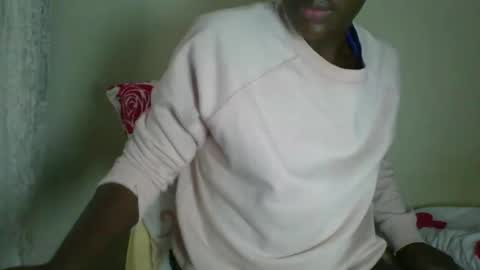 Snapshot of _clara01 chatting on 11.16.25 clara online show from 11.16.25