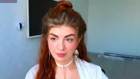 Snapshot of _comefeelme_ chatting on 02.20.25 D online show from 02.20.25