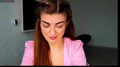 Snapshot of _comefeelme_ chatting on 03.06.25 D online show from 03.06.25