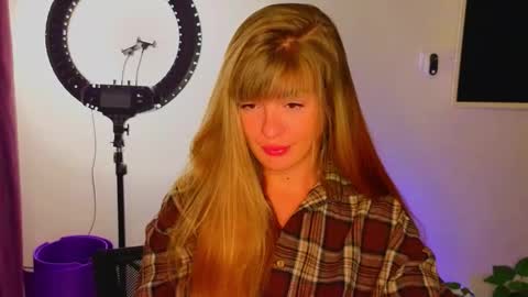 Snapshot of _comefeelme_ chatting on 12.14.25 D online show from 12.14.25