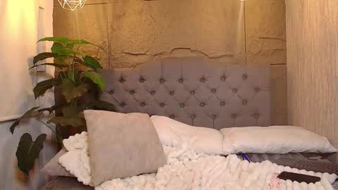 Snapshot of _coraliinee_ chatting on 02.20.26 Coraline online show from 02.20.26